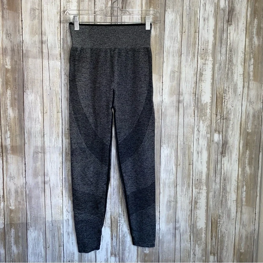 PINk Grey Seamless Air Medium Impact Leggings - Picture 2 of 7